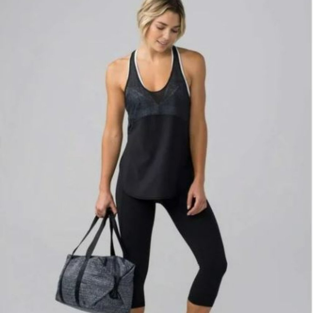 Lululemon Twist & Train Tank in Black Mesh - Size 4